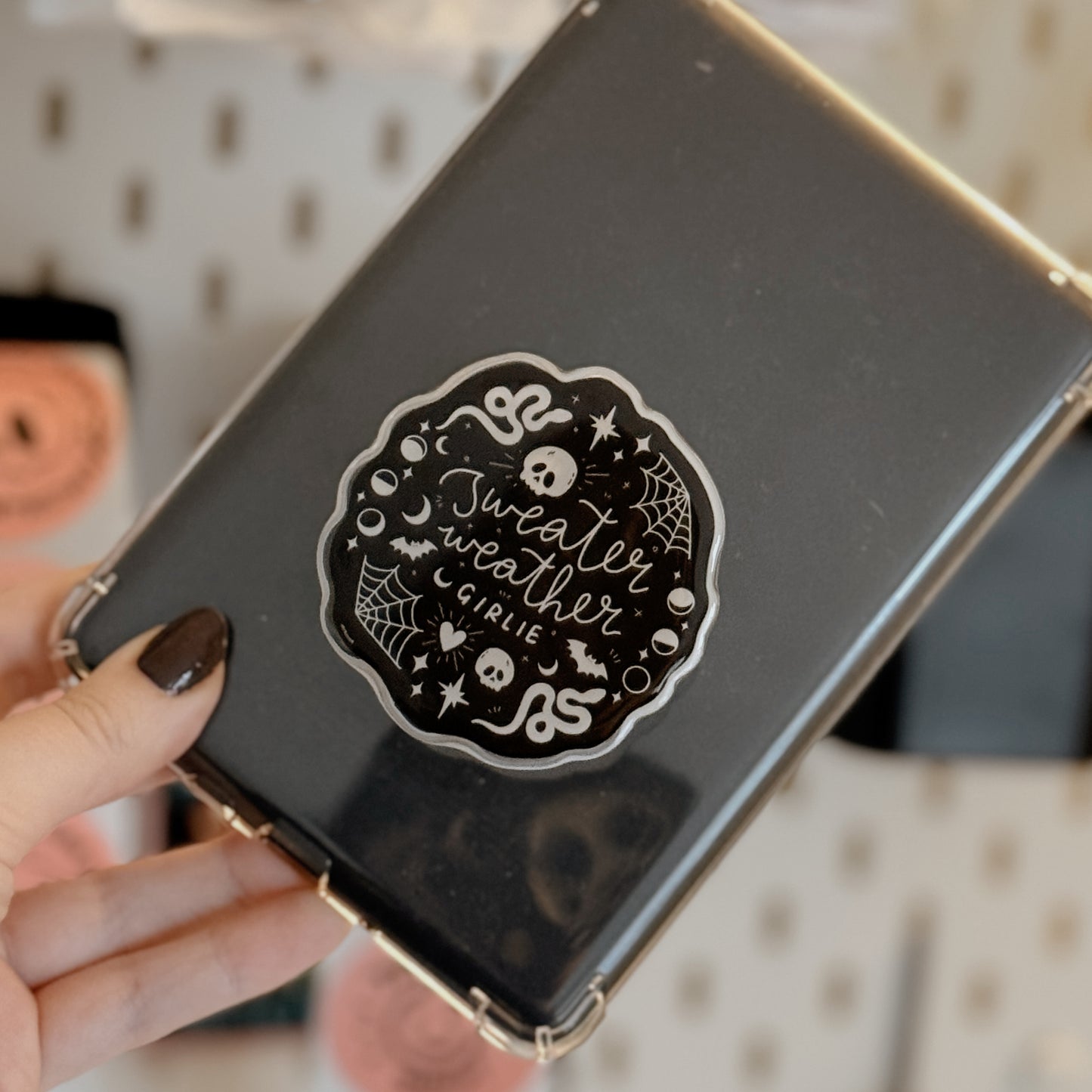 Sweater Weather E-reader grip