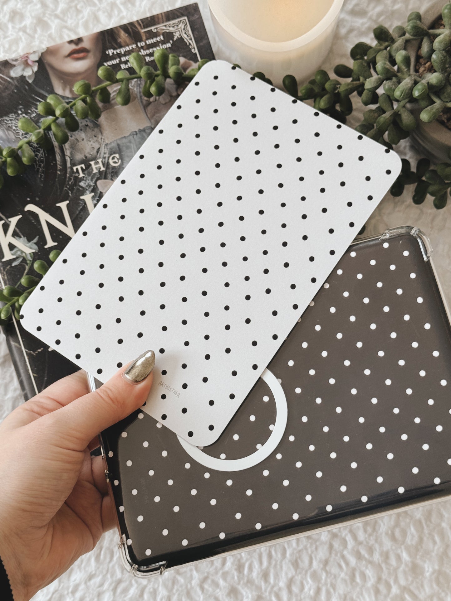 Polka Dot E-reader Insert