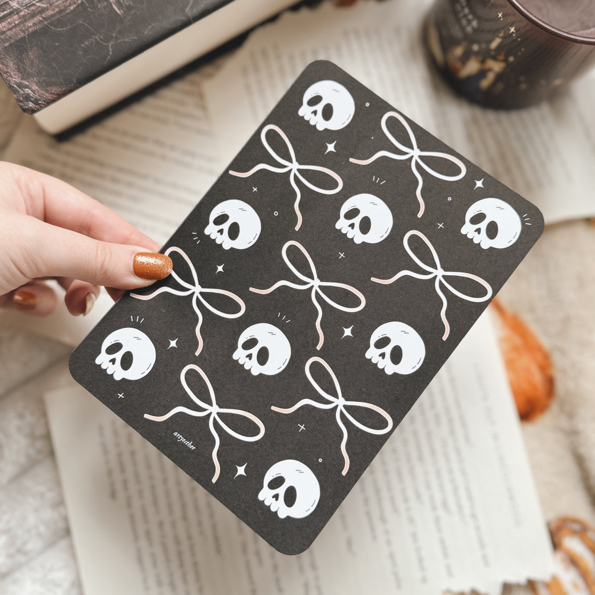 Bows and Skulls E-Reader Insert